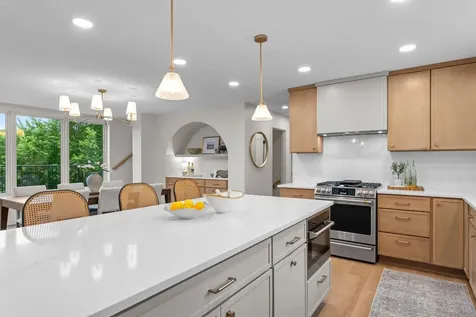 6667 Moorland Drive Eden Prairie MN 55346