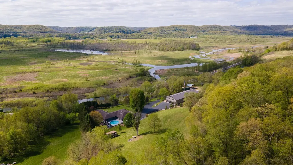 5000 County 21 La Crescent MN 55947