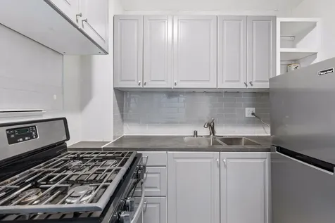 2442 Stewart Avenue Saint Paul MN 55116
