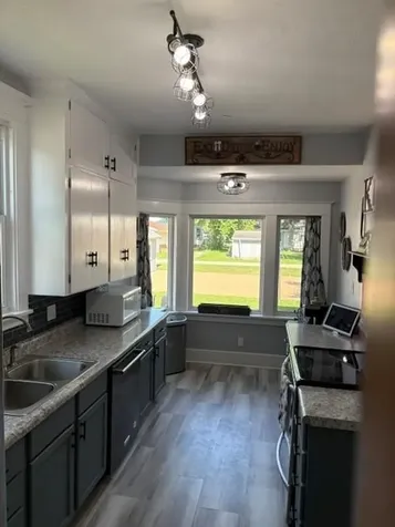 1345 6th Avenue N Windom MN 56101