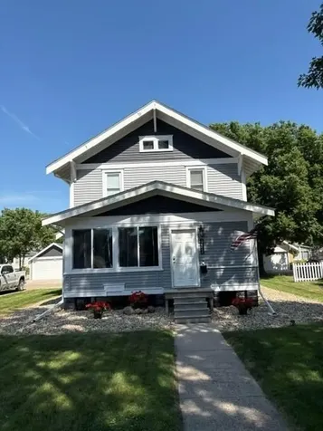 1345 6th Avenue N Windom MN 56101