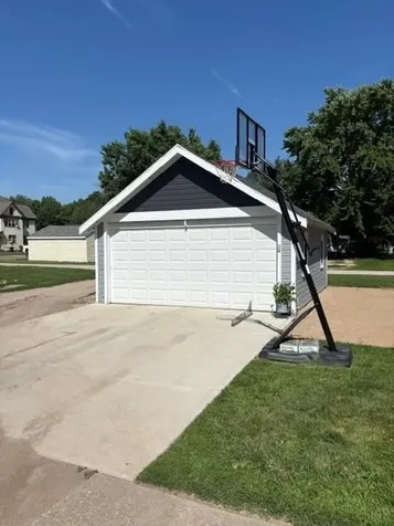 1345 6th Avenue N Windom MN 56101