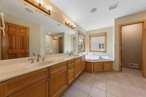 1517 Covington Lane Eagan MN 55122