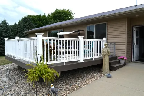 1544 Dickson Drive Hendricks MN 56136