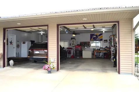 1544 Dickson Drive Hendricks MN 56136
