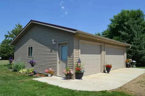 1544 Dickson Drive Hendricks MN 56136