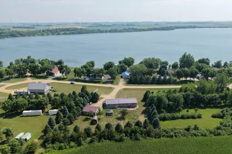 1544 Dickson Drive Hendricks MN 56136