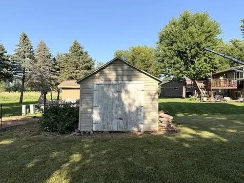 1790 Maple Park Circle Windom MN 56101