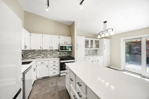 9712 Cimarron Circle Minnetonka MN 55305