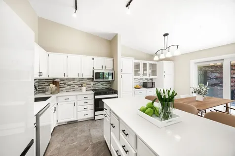 9712 Cimarron Circle Minnetonka MN 55305