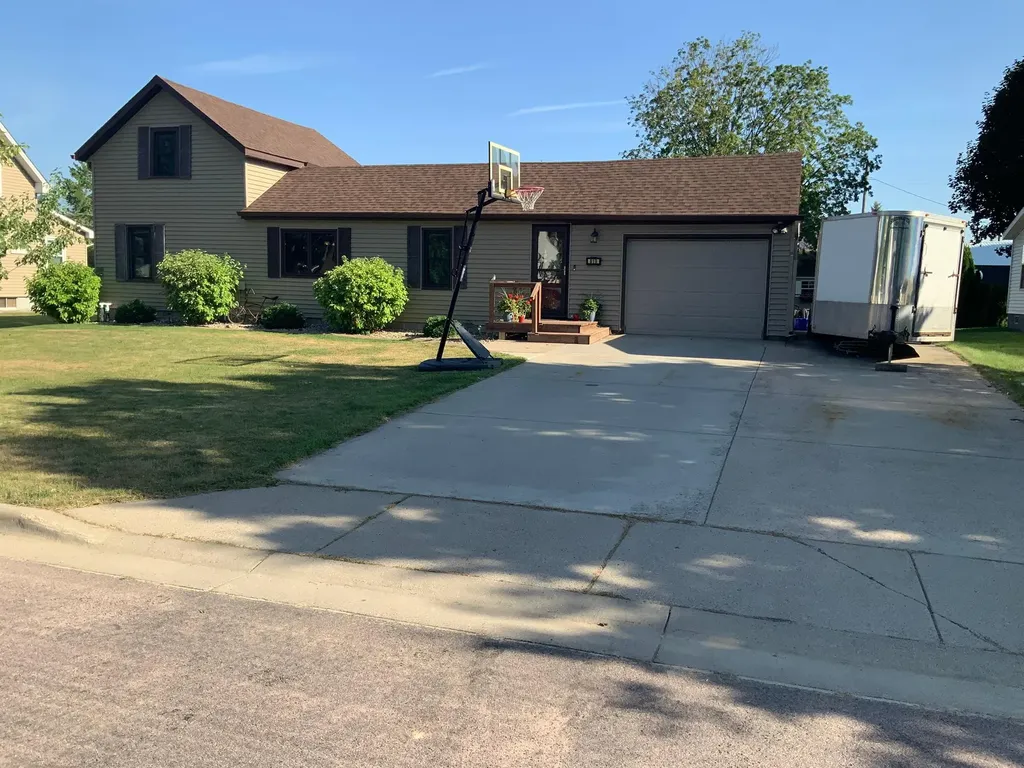 819 5th Street Nicollet MN 56074