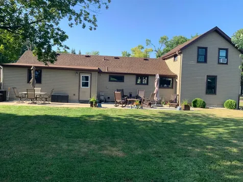 819 5th Street Nicollet MN 56074