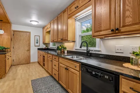 3613 Robin Lane Minnetonka MN 55305