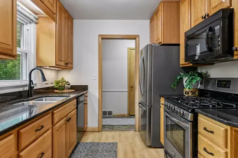 3613 Robin Lane Minnetonka MN 55305