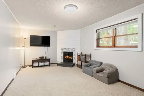 1304 Swanhill Drive Albert Lea MN 56007