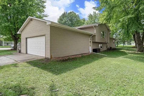 1304 Swanhill Drive Albert Lea MN 56007
