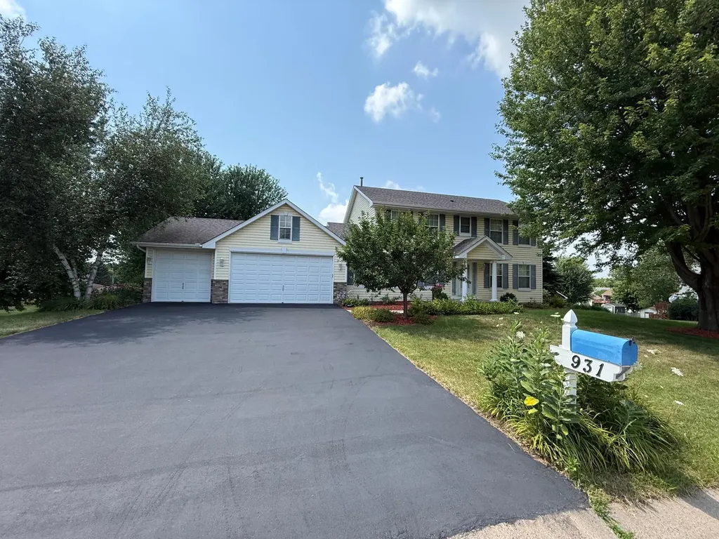 931 Sterling Street S Maplewood MN 55119