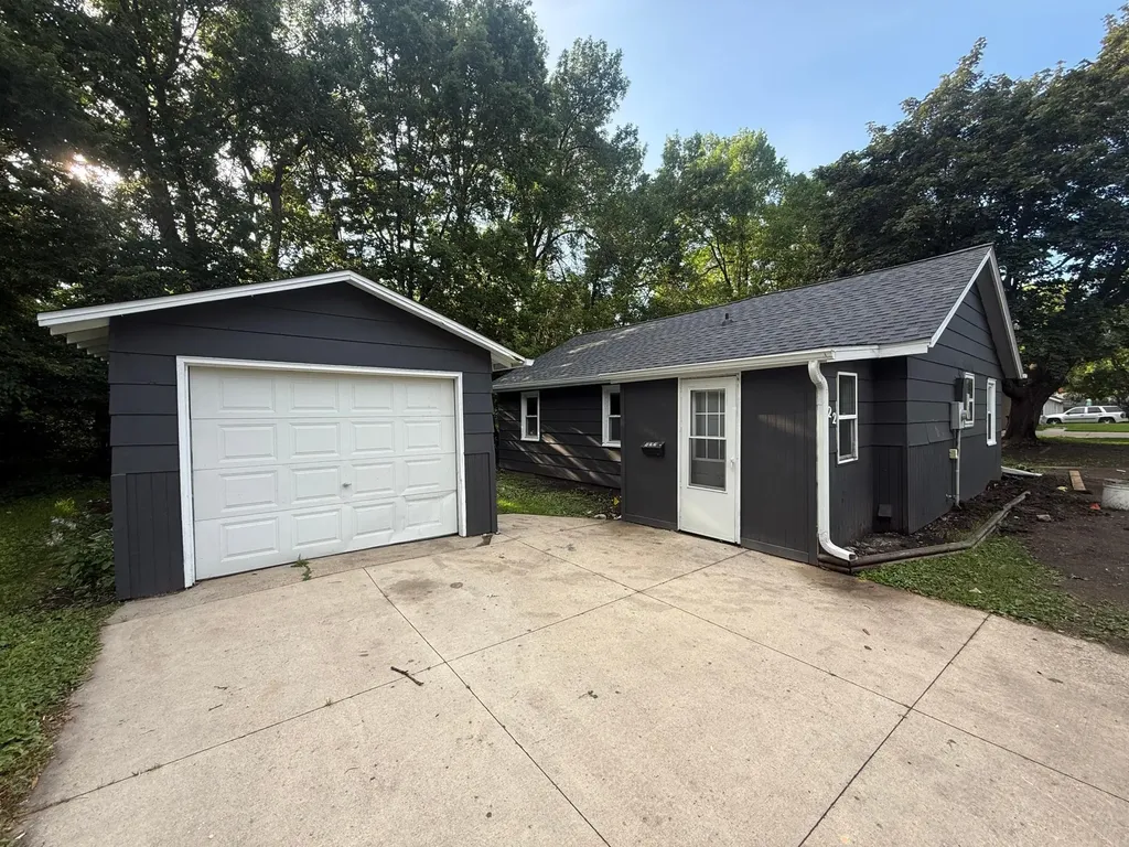 722 11th Street NW Willmar MN 56201
