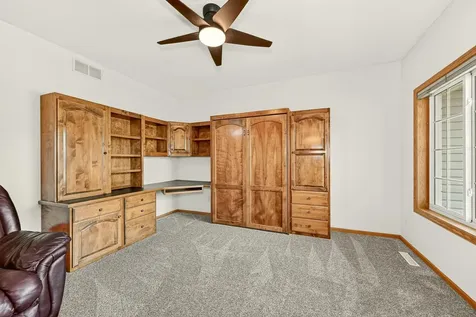 5631 White Oaks Lane NW Rochester MN 55901