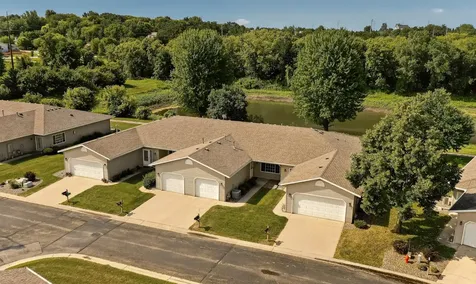 5631 White Oaks Lane NW Rochester MN 55901