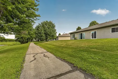 5631 White Oaks Lane NW Rochester MN 55901