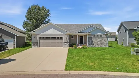 820 Fieldcrest Drive Mankato MN 56001