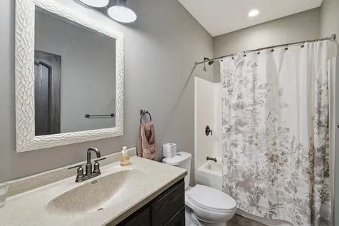 820 Fieldcrest Drive Mankato MN 56001