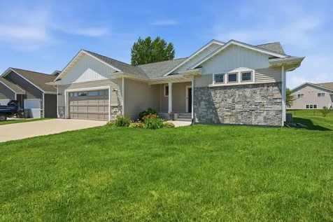 820 Fieldcrest Drive Mankato MN 56001