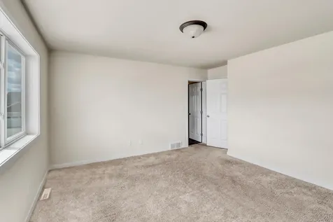 1154 60th Avenue W West Fargo ND 58078