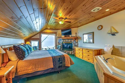 2826 Highway 61 Two Harbors MN 55616