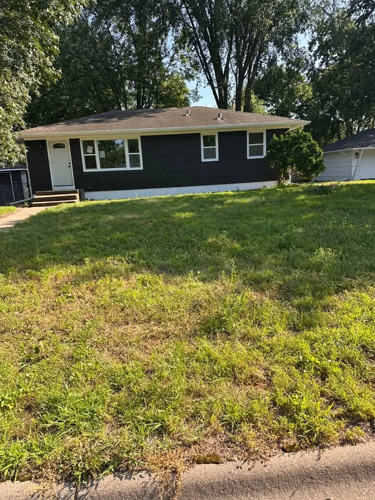 6717 65th Avenue N Brooklyn Park MN 55428