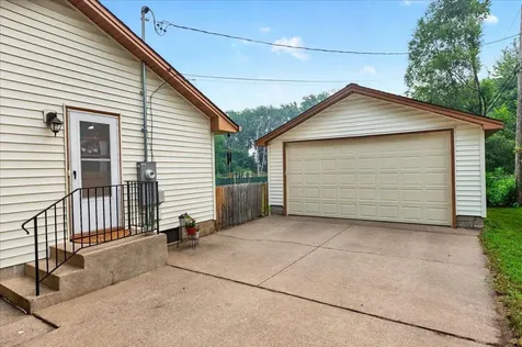 7112 Indiana Avenue N Brooklyn Center MN 55429