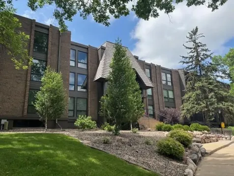 6075 Lincoln Drive Edina MN 55436