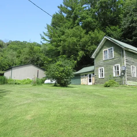 W1620 County Road S Plum City WI 54761