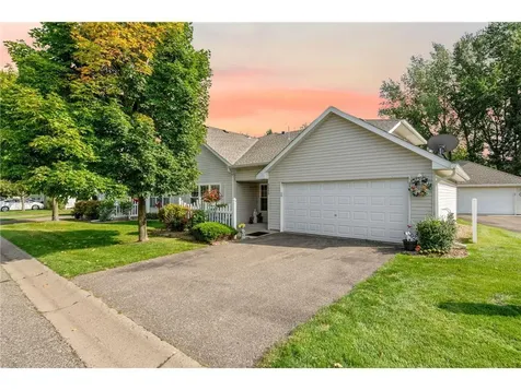 6866 Blackhawk Trail Inver Grove Heights MN 55077