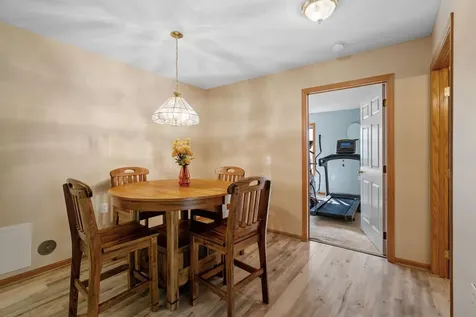 6866 Blackhawk Trail Inver Grove Heights MN 55077