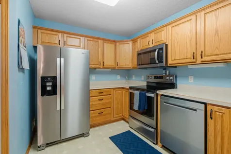 6866 Blackhawk Trail Inver Grove Heights MN 55077