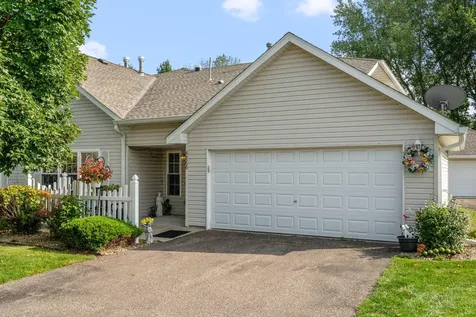 6866 Blackhawk Trail Inver Grove Heights MN 55077