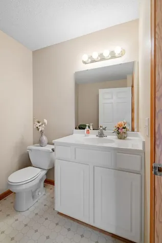 6866 Blackhawk Trail Inver Grove Heights MN 55077