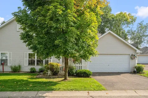 6866 Blackhawk Trail Inver Grove Heights MN 55077
