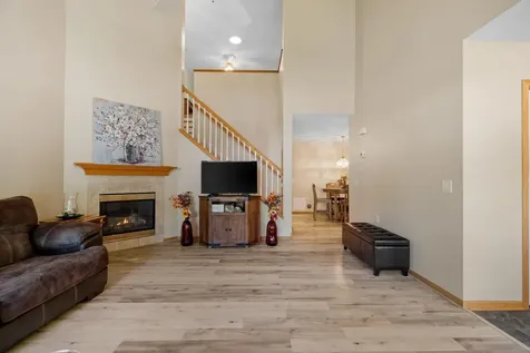 6866 Blackhawk Trail Inver Grove Heights MN 55077