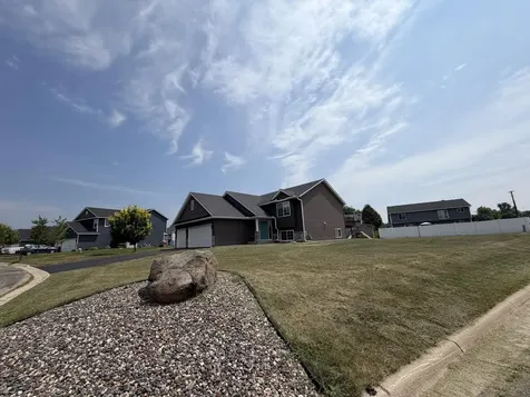 2401 Foxtail Lane Faribault MN 55021