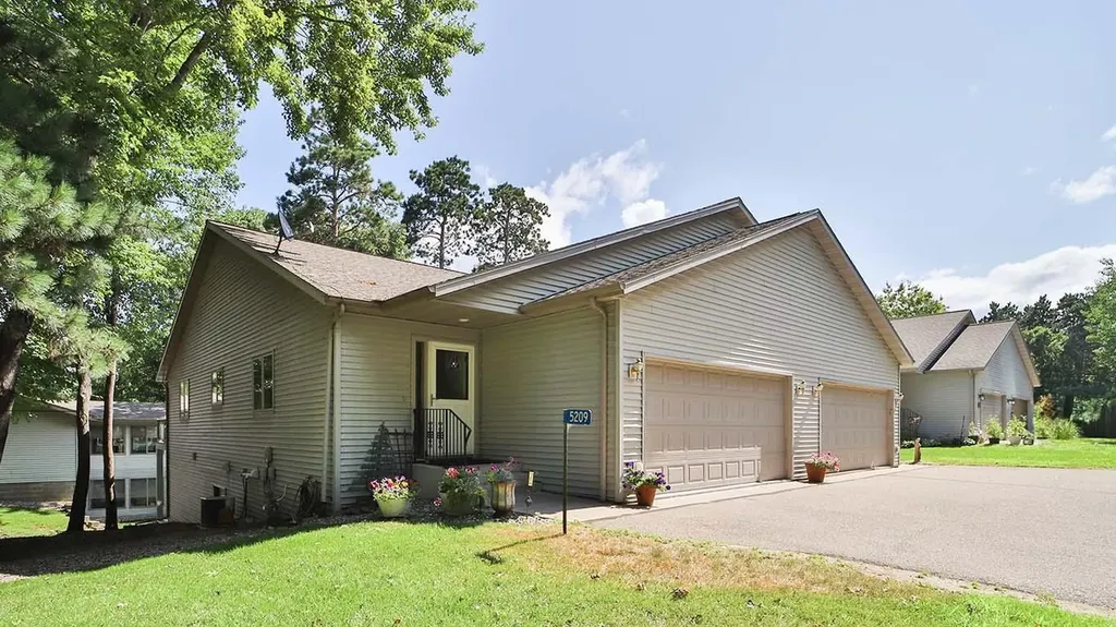 5209 Crossroads Nisswa MN 56468