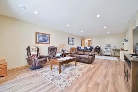 5209 Crossroads Nisswa MN 56468