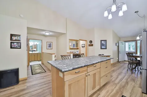 5209 Crossroads Nisswa MN 56468