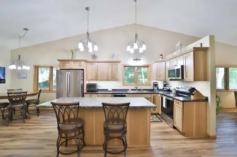 5209 Crossroads Nisswa MN 56468