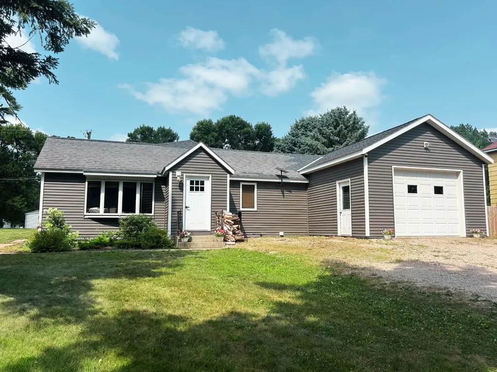 670 W 1st Street S Cottonwood MN 56229