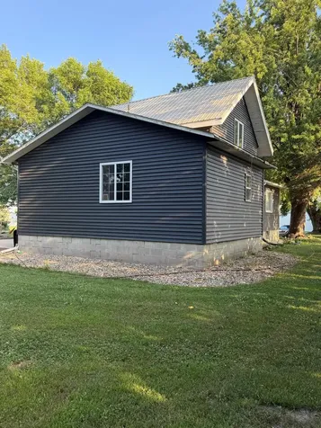 194 40th Avenue Hills MN 56138