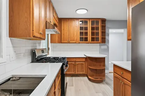 31 Demont Avenue E Little Canada MN 55117