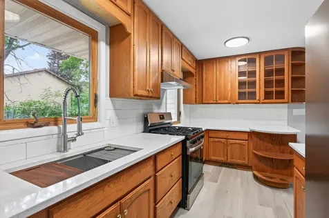 31 Demont Avenue E Little Canada MN 55117